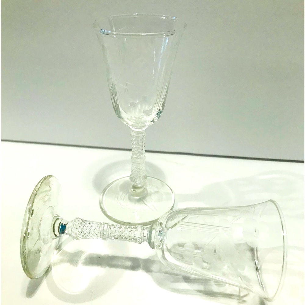 Very Rare Vintage Libbey Rock Sharpe Etched  Pair of Liqueur Glasses 4.25”